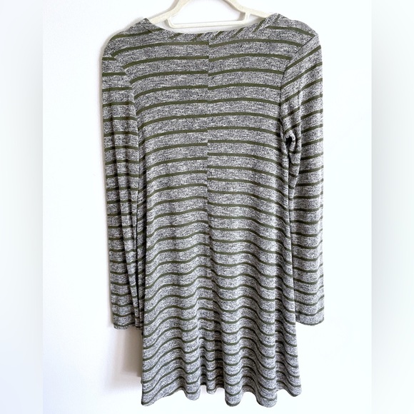Knit Simple Dress with Long Sleeves and Horizontal Stripes and Built In Necklace - Picture 6 of 6